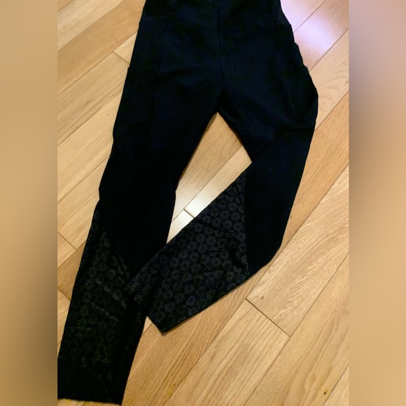 Zyia Luxe leggings with pockets! - Picture 1 of 3